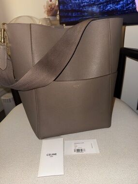 Authentic Celine  Seau Taupe/Brown Pebbled Leather Tote w/Wide Strap suede int.